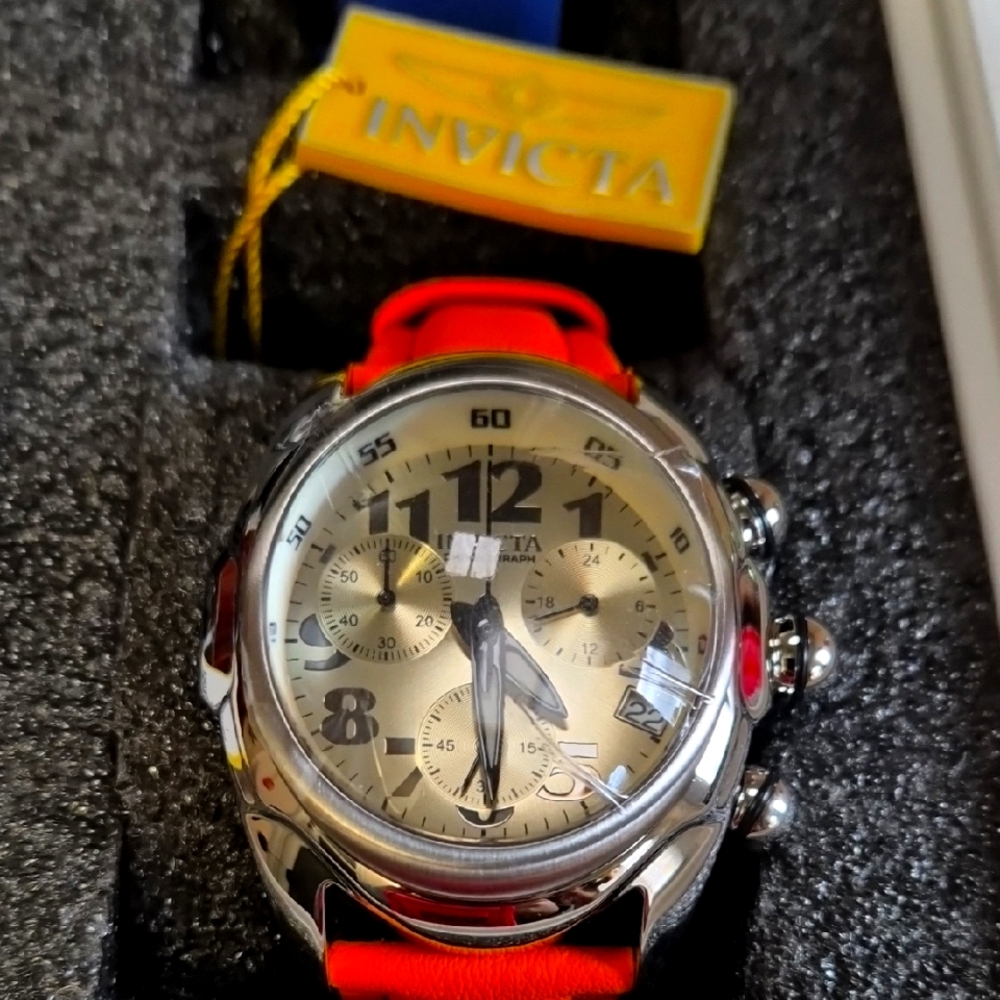 Invicta Lupah 31403 – 46 mm Chronograph, Orange Strap, Flame Fusion, 100 m